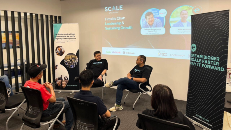 Naaman Lee and Adlin Yusman duringthe Fireside Chat during SCALE Sarawak Graduation Week