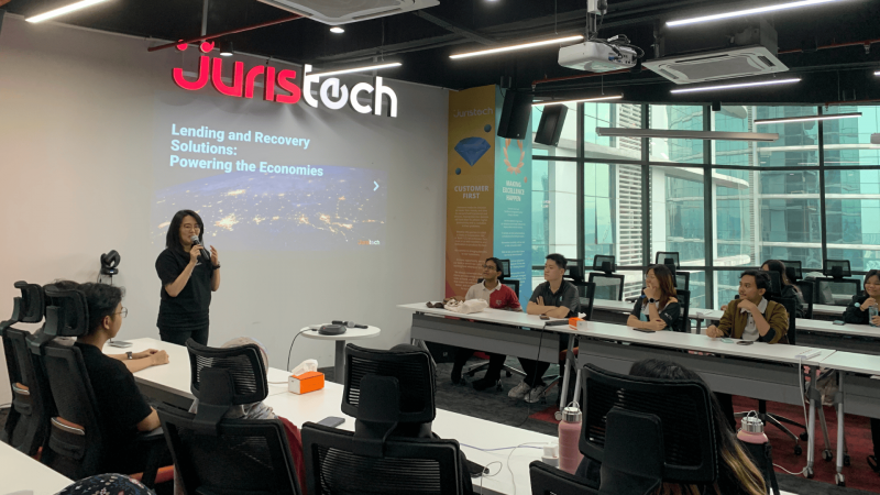 JurisTech's Recruitment Team Lead Elizabeth Lim speaking to Universiti Teknologi PETRONAS students.