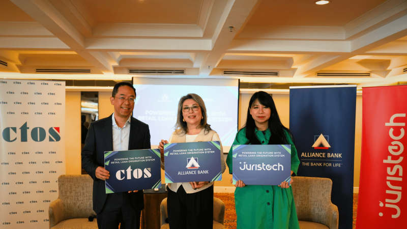 Loh Kok Leong, Group Chief Executive Officer of CTOS; Gan Pai Li, the Group Chief Consumer Banking Officer of Alliance Bank; and See Wai Hun; CEO of JurisTech.